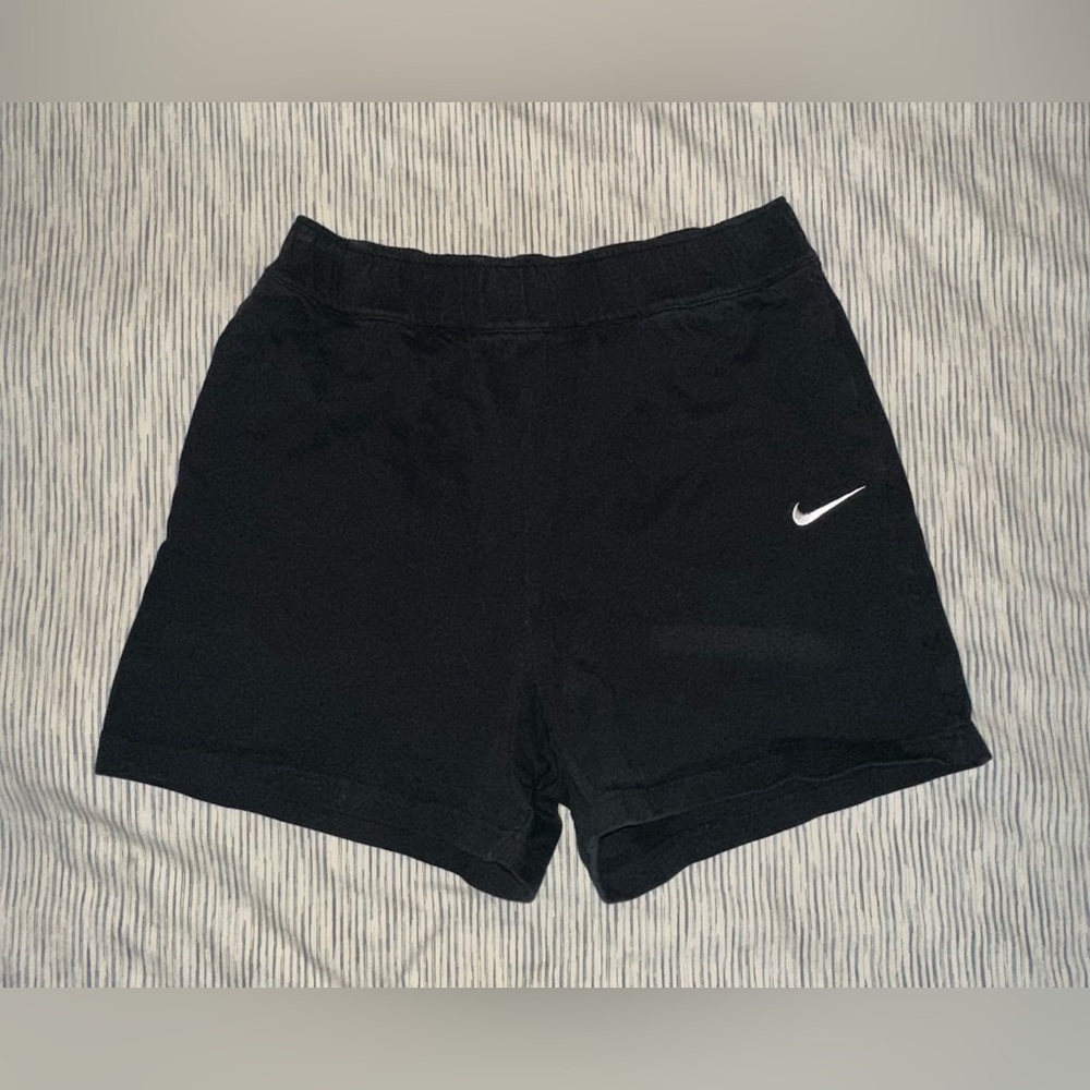 NIKE Women's Black Athletic Shorts